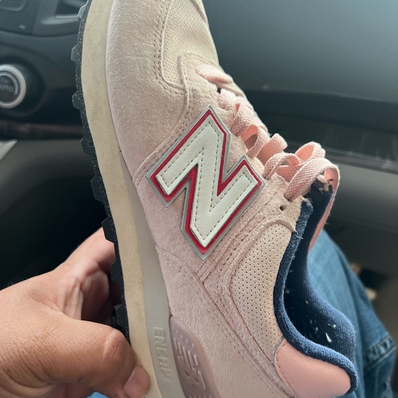 New Balance Women's Pink and Navy Sneakers - Picture 1 of 6